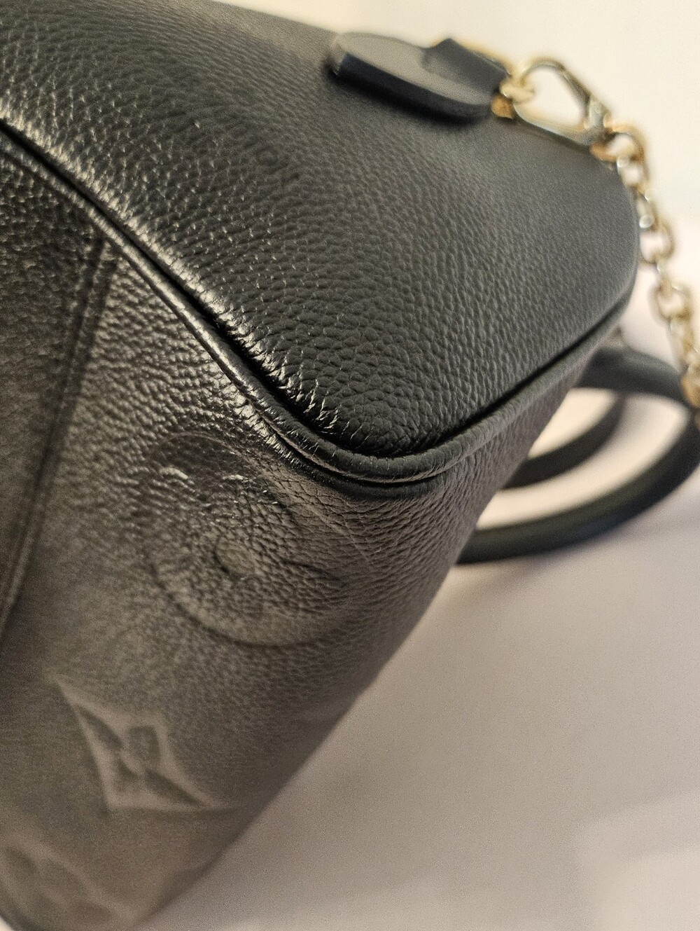 Louis Vuitton Speedy 20 Bandoulière Black Empreinte Microchipped - Picture 9 of 16